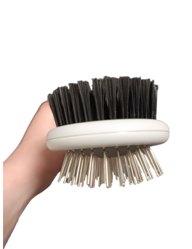 Brosse 2 en 1 avec un manche rubber - Mon ami Luki