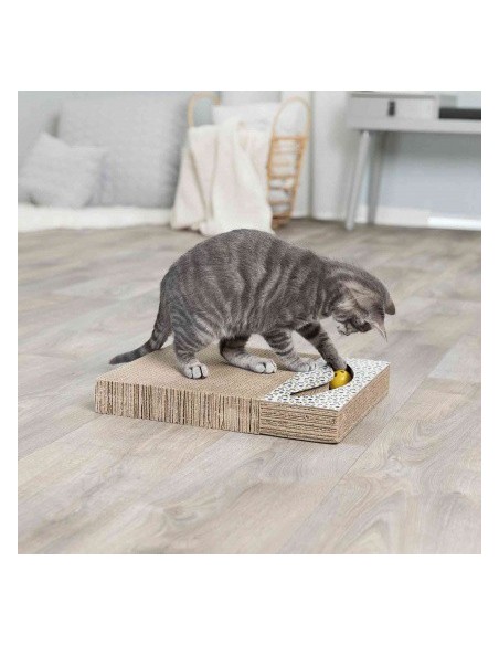 Griffoir carton avec balles de jeu